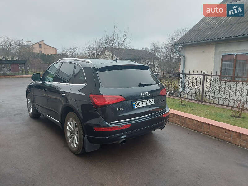 Позашляховик / Кросовер Audi Q5 2015 в Гусятині