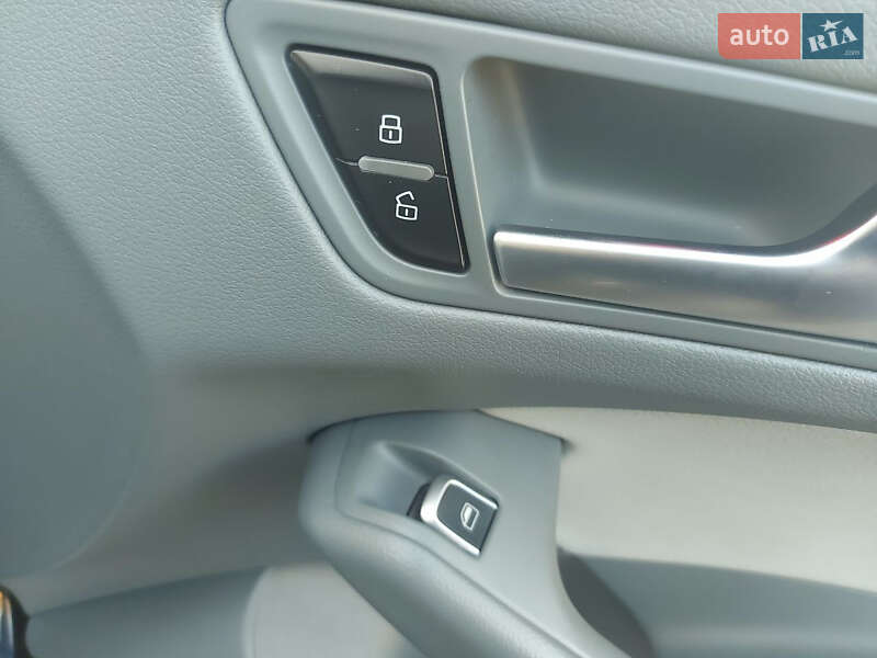 Позашляховик / Кросовер Audi Q5 2015 в Гусятині