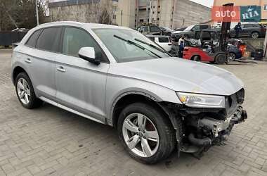 Позашляховик / Кросовер Audi Q5 2018 в Луцьку