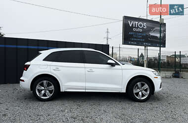 Внедорожник / Кроссовер Audi Q5 2017 в 
