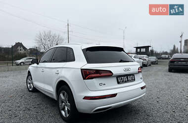 Внедорожник / Кроссовер Audi Q5 2017 в 