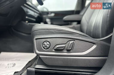 Внедорожник / Кроссовер Audi Q5 2017 в 
