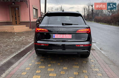 Внедорожник / Кроссовер Audi Q5 2021 в 