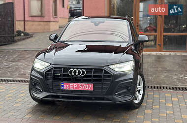 Внедорожник / Кроссовер Audi Q5 2021 в 