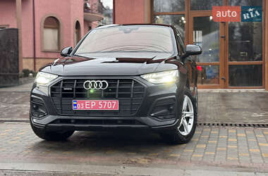 Внедорожник / Кроссовер Audi Q5 2021 в 
