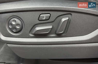 Внедорожник / Кроссовер Audi Q5 2021 в 