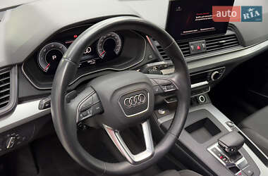 Внедорожник / Кроссовер Audi Q5 2021 в 