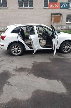 Позашляховик / Кросовер Audi Q5 2010 в 