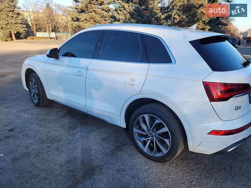 Позашляховик / Кросовер Audi Q5 2020 в Харкові