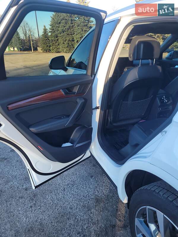 Позашляховик / Кросовер Audi Q5 2020 в Харкові