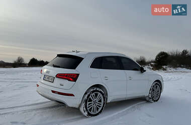 Позашляховик / Кросовер Audi Q5 2017 в Львові