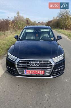 Внедорожник / Кроссовер Audi Q5 2017 в 