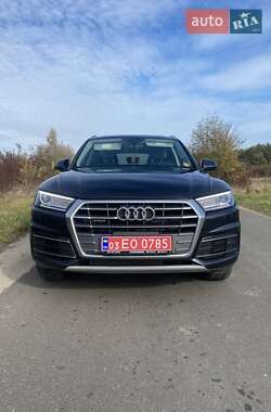 Внедорожник / Кроссовер Audi Q5 2017 в 