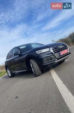 Внедорожник / Кроссовер Audi Q5 2017 в 
