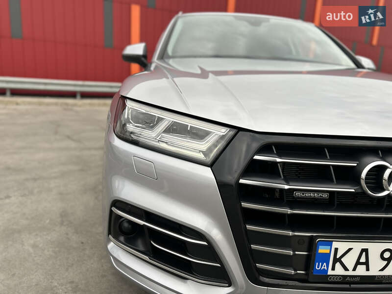 Внедорожник / Кроссовер Audi Q5 2020 в Киеве