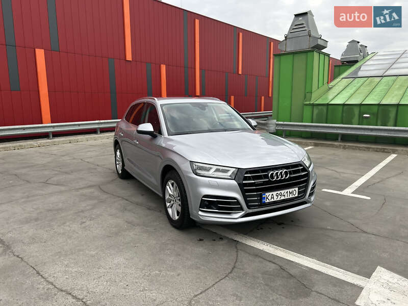 Внедорожник / Кроссовер Audi Q5 2020 в Киеве