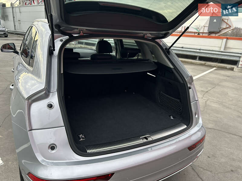 Внедорожник / Кроссовер Audi Q5 2020 в Киеве