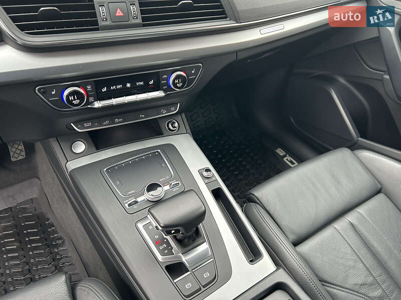 Внедорожник / Кроссовер Audi Q5 2020 в Киеве