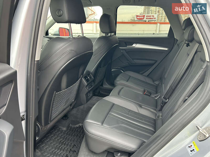 Внедорожник / Кроссовер Audi Q5 2020 в 