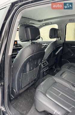 Внедорожник / Кроссовер Audi Q5 2018 в 
