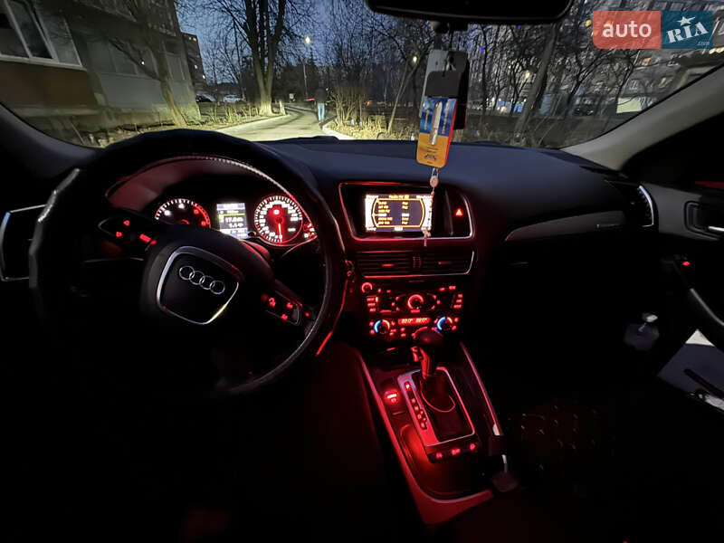 Внедорожник / Кроссовер Audi Q5 2011 в Виннице