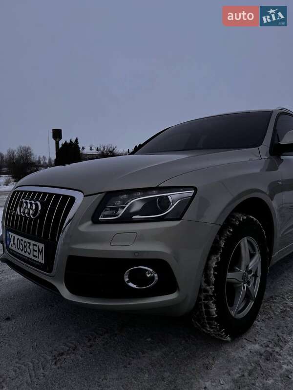 Внедорожник / Кроссовер Audi Q5 2012 в Тростянце