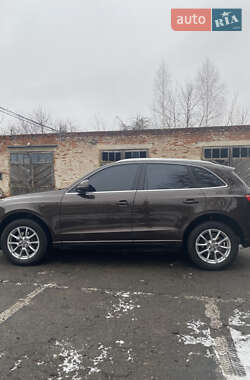 Внедорожник / Кроссовер Audi Q5 2011 в Радомышле