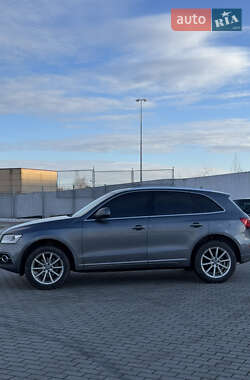 Внедорожник / Кроссовер Audi Q5 2015 в 