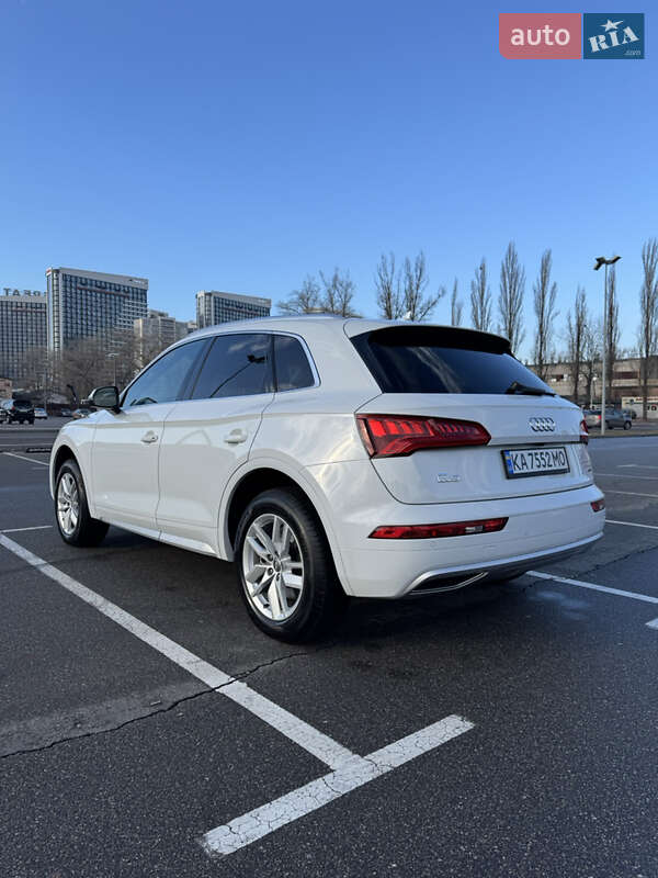 Позашляховик / Кросовер Audi Q5 2020 в Києві фото 4 Позашляховик / Кросовер Audi Q5 2020 в Києві
