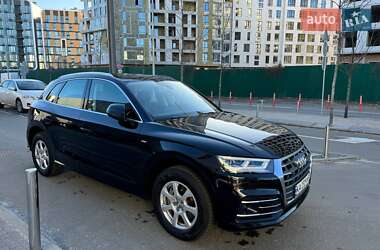 Внедорожник / Кроссовер Audi Q5 2018 в 