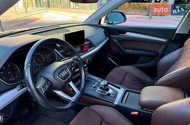 Внедорожник / Кроссовер Audi Q5 2018 в 