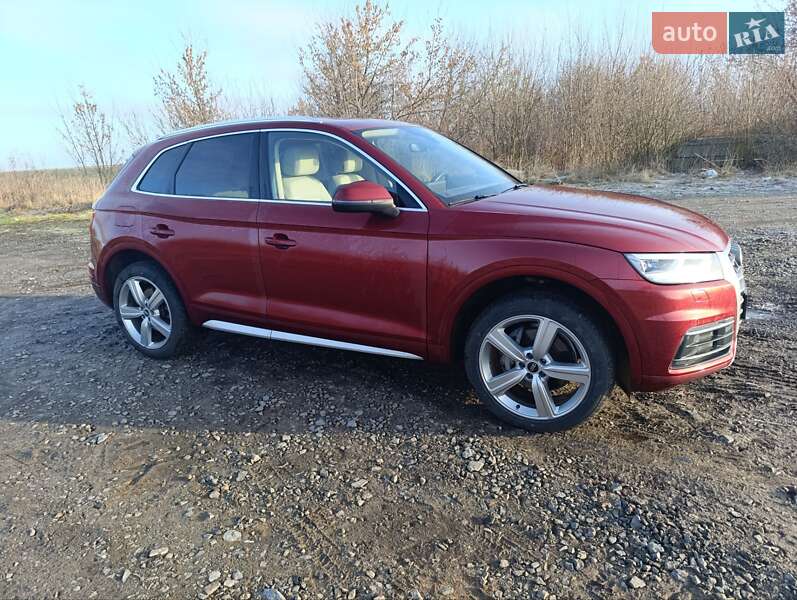 Внедорожник / Кроссовер Audi Q5 2018 в Новом Ярычеве