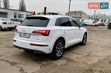 Позашляховик / Кросовер Audi Q5 2022 в 