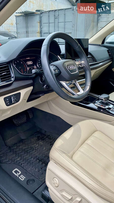 Внедорожник / Кроссовер Audi Q5 2022 в Киеве
