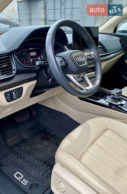 Позашляховик / Кросовер Audi Q5 2022 в 