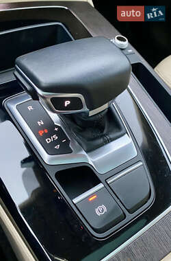 Позашляховик / Кросовер Audi Q5 2022 в 