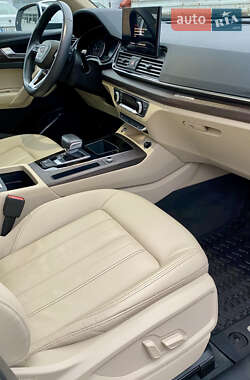 Позашляховик / Кросовер Audi Q5 2022 в 
