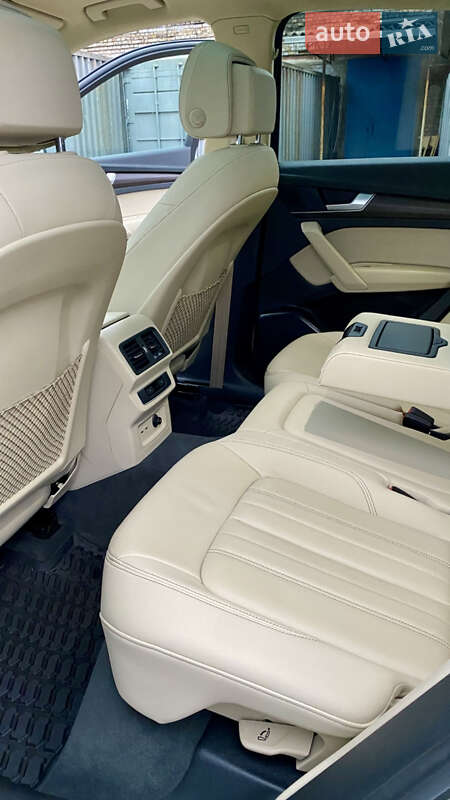 Внедорожник / Кроссовер Audi Q5 2022 в Киеве