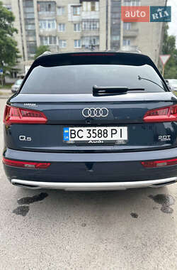 Позашляховик / Кросовер Audi Q5 2017 в 
