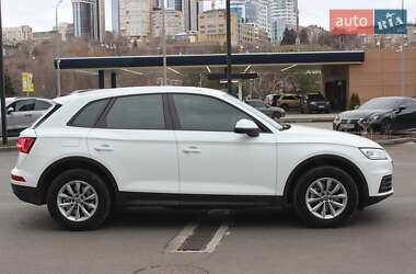 Внедорожник / Кроссовер Audi Q5 2017 в 