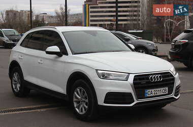 Внедорожник / Кроссовер Audi Q5 2017 в 