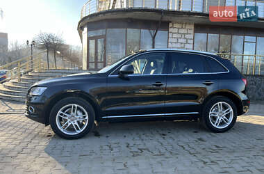 Позашляховик / Кросовер Audi Q5 2016 в 