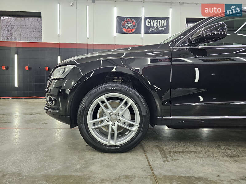 Позашляховик / Кросовер Audi Q5 2016 в Чернівцях