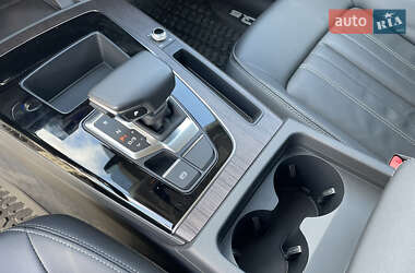 Внедорожник / Кроссовер Audi Q5 2022 в 