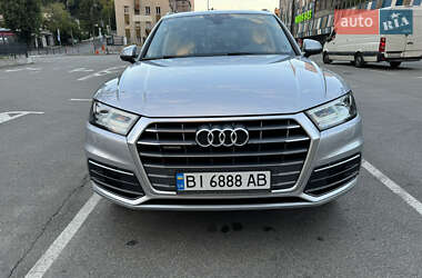 Внедорожник / Кроссовер Audi Q5 2018 в 