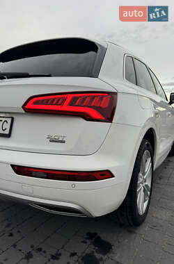 Внедорожник / Кроссовер Audi Q5 2016 в 