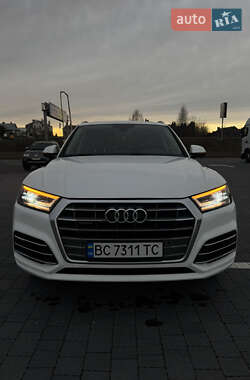 Внедорожник / Кроссовер Audi Q5 2016 в 