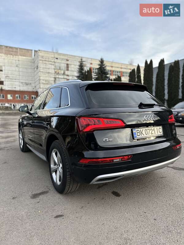 Внедорожник / Кроссовер Audi Q5 2017 в Ровно фото 8 Внедорожник / Кроссовер Audi Q5 2017 в Ровно