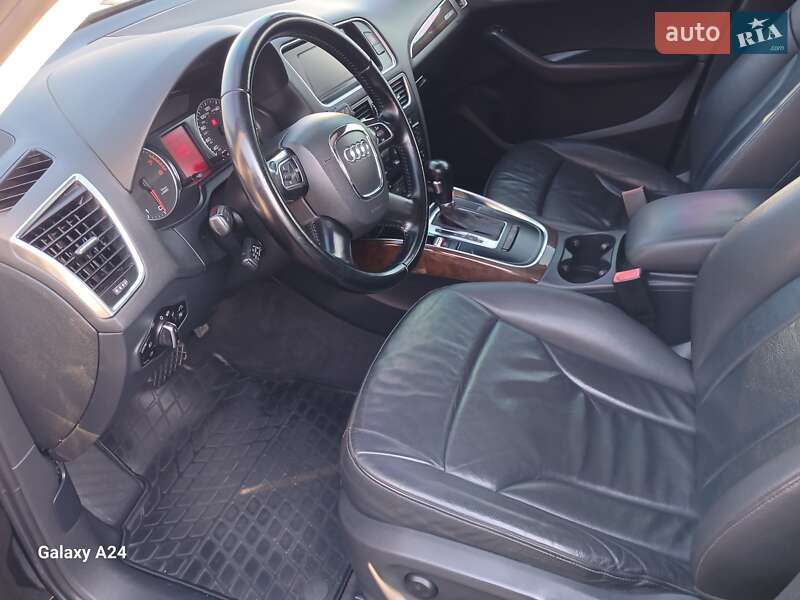Внедорожник / Кроссовер Audi Q5 2010 в Львове