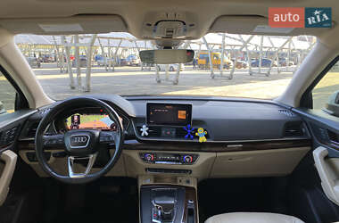 Внедорожник / Кроссовер Audi Q5 2018 в 